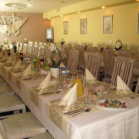 Via Appia Hotel Raszyn Exterior photo