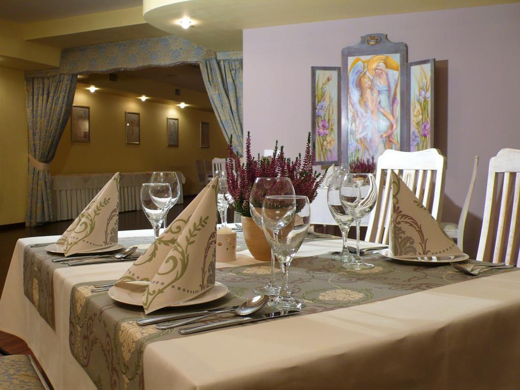 Via Appia Hotel Raszyn Exterior photo
